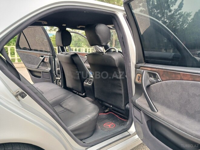 Mercedes E 220 d 2000, 390,000 km - 2.2 l - Saatlı