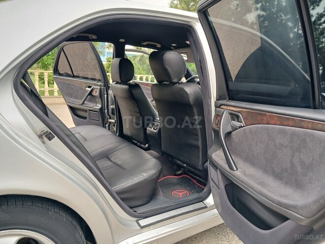 Mercedes E 220 d 2000, 390,000 km - 2.2 l - Saatlı