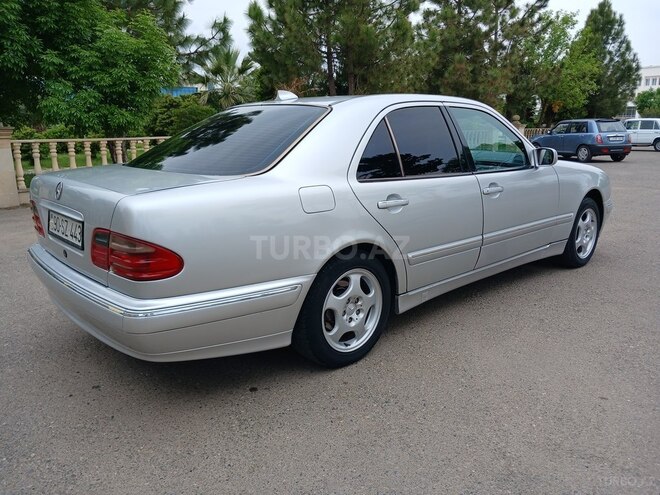 Mercedes E 220 d 2000, 390,000 km - 2.2 l - Saatlı