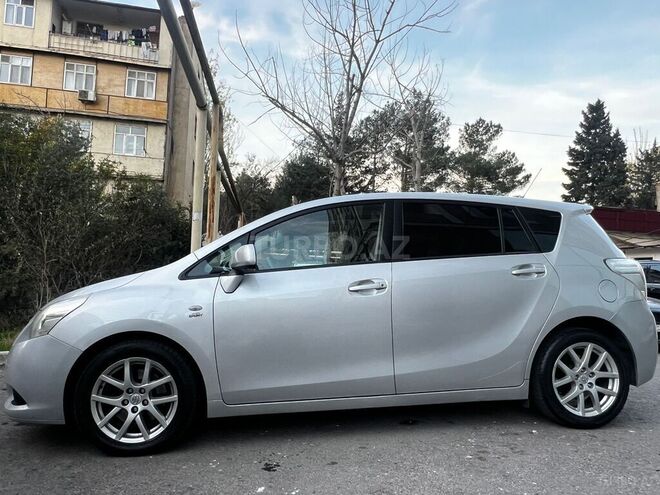 Toyota Corolla Verso 2009, 250,000 km - 2.2 l - Bakı