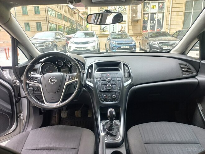 Opel Astra 2011, 250,000 km - 1.3 l - Bakı