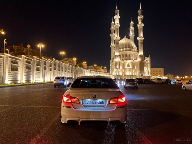 BMW 530 2015, 215,000 km - 3.0 л - Bakı