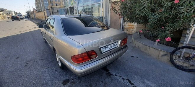 Mercedes E 230 1997, 452,000 km - 2.3 l - Bakı