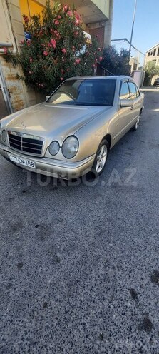 Mercedes E 230 1997, 452,000 km - 2.3 l - Bakı