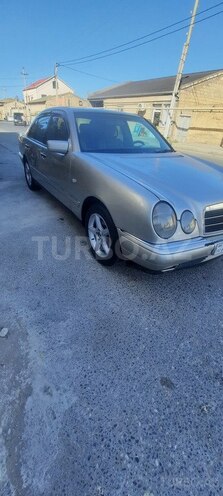 Mercedes E 230 1997, 452,000 km - 2.3 l - Bakı