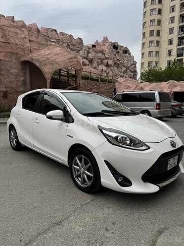 Toyota Aqua 2019, 140,000 km - 1.5 л - Bakı