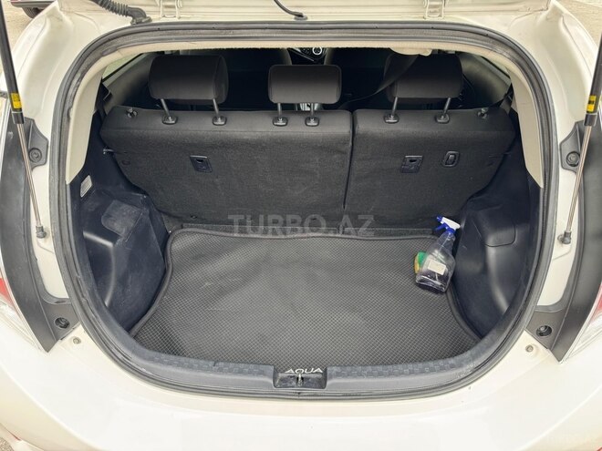 Toyota Aqua 2019, 140,000 km - 1.5 л - Bakı