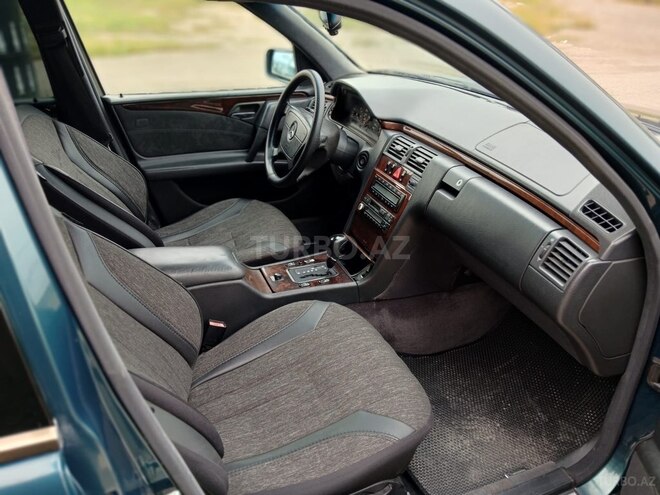 Mercedes E 230 1995, 300,000 km - 2.3 l - Şirvan