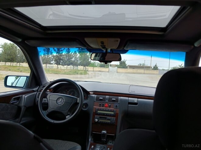 Mercedes E 230 1995, 300,000 km - 2.3 l - Şirvan