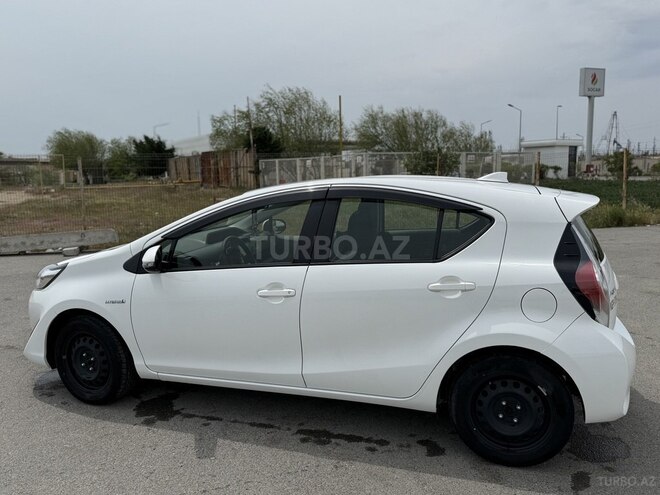 Toyota Aqua 2017, 140,000 km - 1.5 l - Bakı