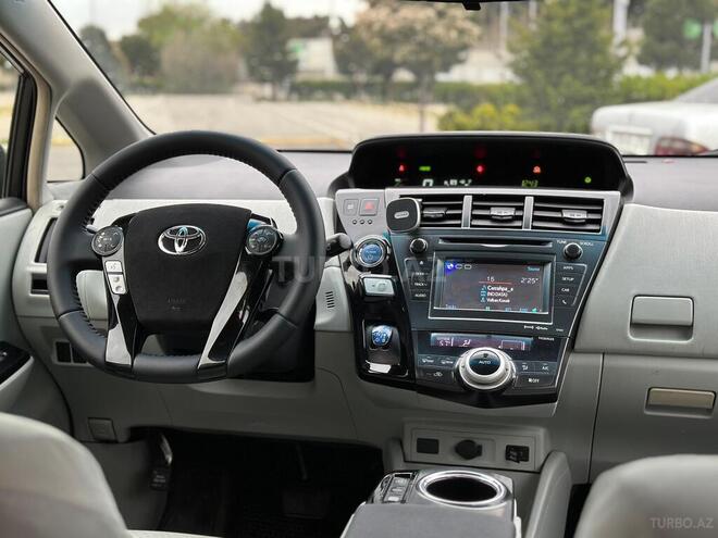 Toyota Prius V 2011, 300,947 km - 1.8 л - Bakı