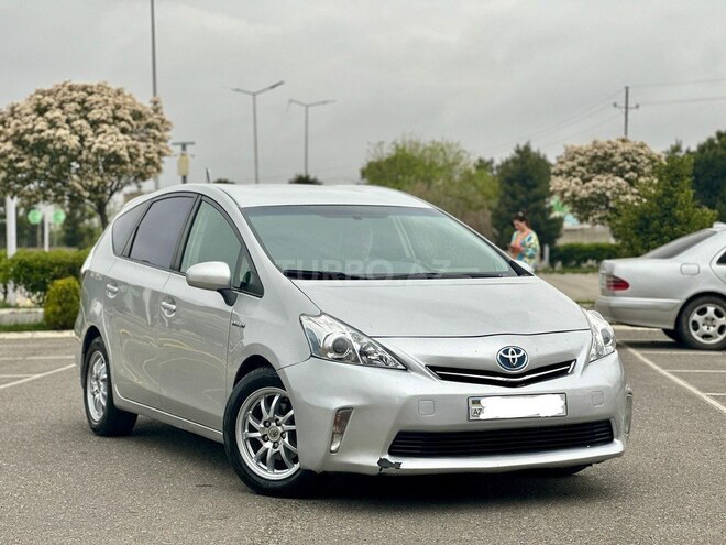 Toyota Prius V 2011, 300,947 km - 1.8 л - Bakı