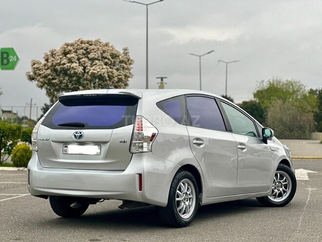 Toyota Prius V 2011, 300,947 km - 1.8 л - Bakı
