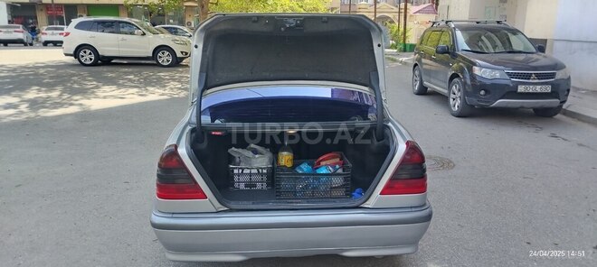 Mercedes C 220 d 1999, 388,000 km - 2.2 l - Bakı
