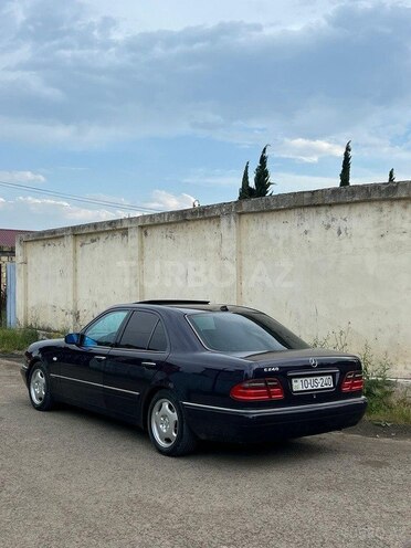 Mercedes E 240 1997, 322,000 km - 2.4 l - Bakı