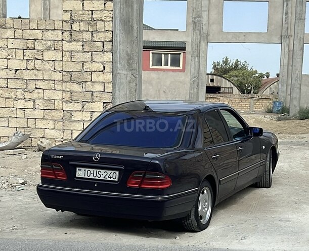Mercedes E 240 1997, 322,000 km - 2.4 l - Bakı