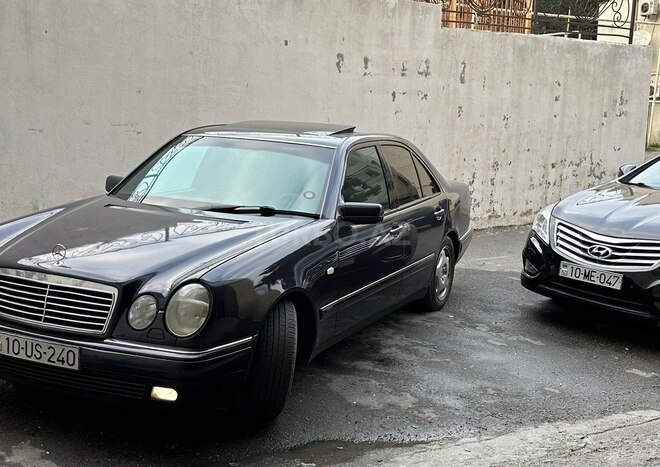 Mercedes E 240 1997, 322,000 km - 2.4 l - Bakı