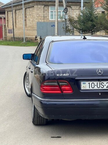 Mercedes E 240 1997, 322,000 km - 2.4 l - Bakı
