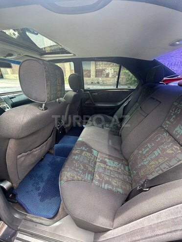 Mercedes E 240 1997, 322,000 km - 2.4 l - Bakı