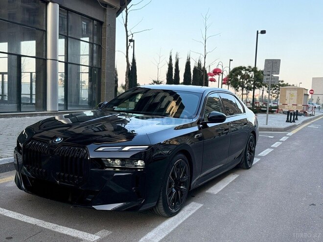 BMW i7 2023, 6,800 km - 0.0 l - Bakı