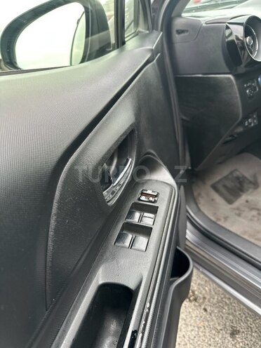 Toyota Aqua 2018, 143,000 km - 1.5 l - Bakı