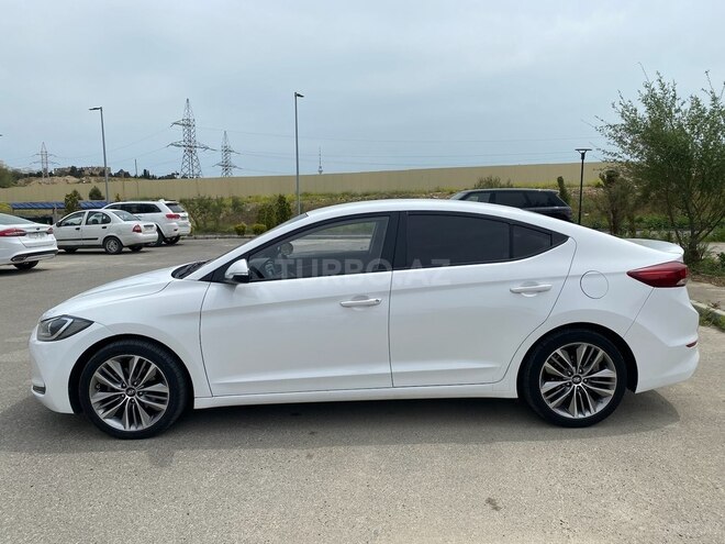 Hyundai Avante 2016, 122,535 km - 1.6 l - Bakı