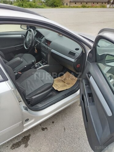 Opel Astra 2005, 288,500 km - 1.6 l - Quba