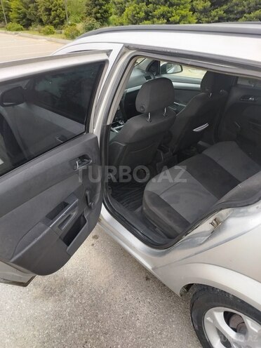 Opel Astra 2005, 288,500 km - 1.6 l - Quba