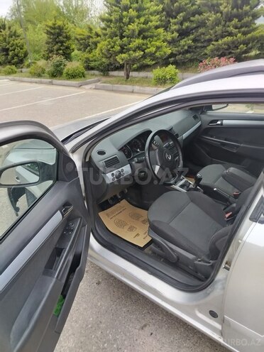 Opel Astra 2005, 288,500 km - 1.6 l - Quba