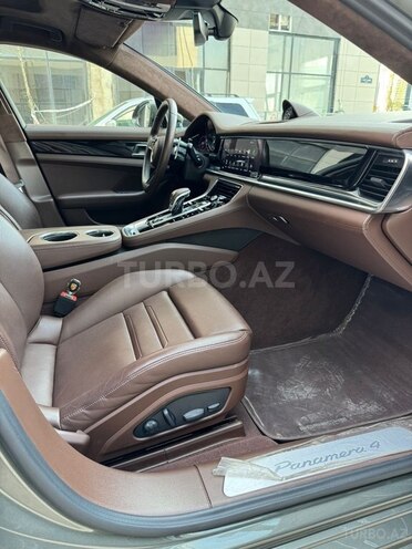 Porsche Panamera 4 E-Hybrid-17