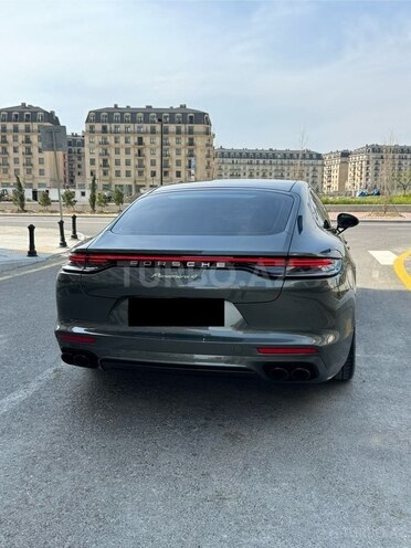 Porsche Panamera 4 E-Hybrid-4