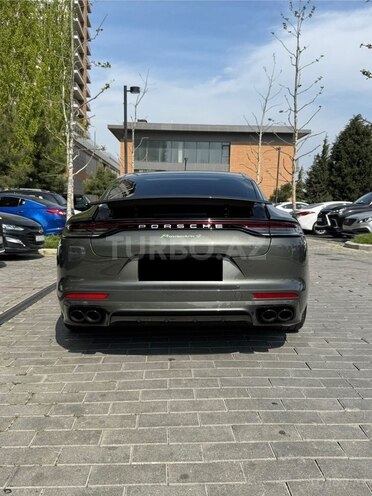 Porsche Panamera 4 E-Hybrid-2