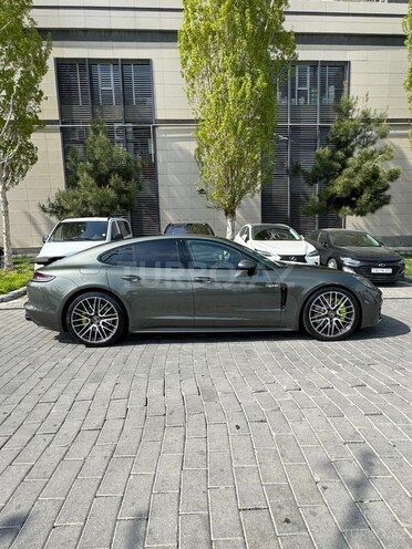 Porsche Panamera 4 E-Hybrid-5