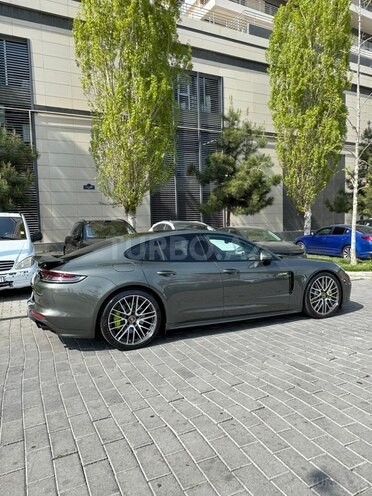 Porsche Panamera 4 E-Hybrid-16