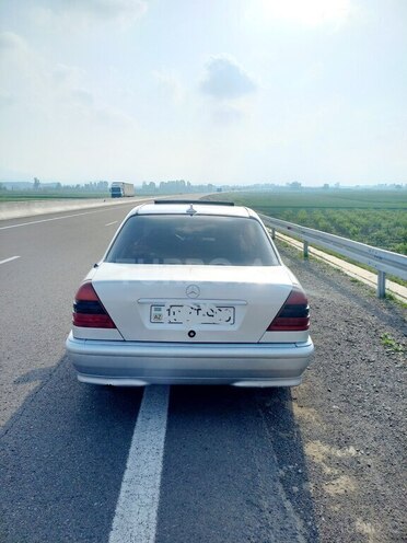 Mercedes C 180 1995, 284,000 km - 1.8 l - Gəncə
