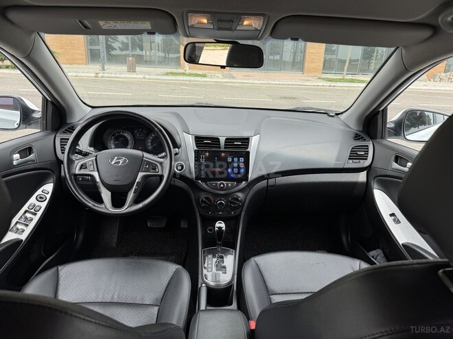 Hyundai Accent 2015, 129,500 km - 1.4 л - Bakı
