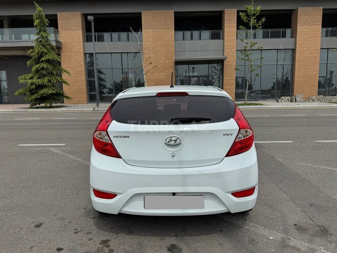 Hyundai Accent 2015, 129,500 km - 1.4 л - Bakı