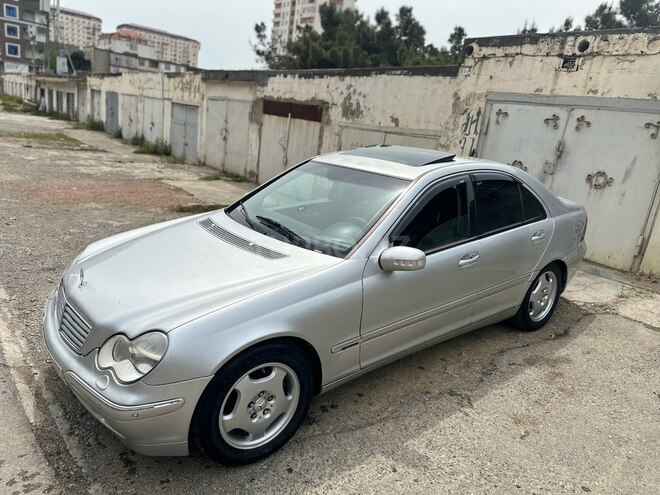 Mercedes C 320 2000, 436,000 km - 3.2 l - Bakı