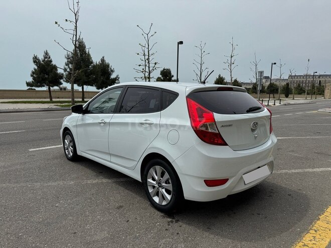 Hyundai Accent 2015, 129,500 km - 1.4 л - Bakı