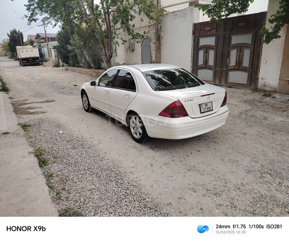 Mercedes C 240 2002, 281,000 km - 2.6 л - Bakı