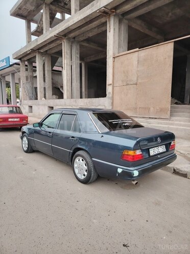 Mercedes E 200 1990, 234,560 km - 2.0 l - Masallı