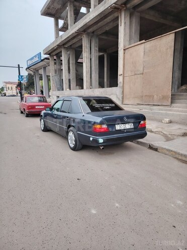 Mercedes E 200 1990, 234,560 km - 2.0 l - Masallı