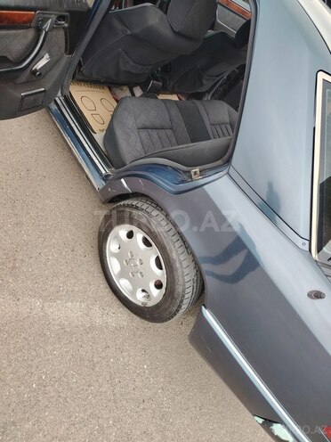 Mercedes E 200 1990, 234,560 km - 2.0 l - Masallı