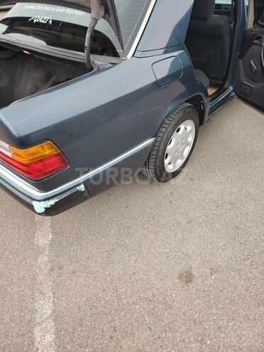 Mercedes E 200 1990, 234,560 km - 2.0 l - Masallı