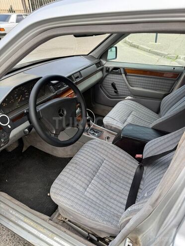 Mercedes E 230 1992, 552,951 km - 2.3 l - Bakı