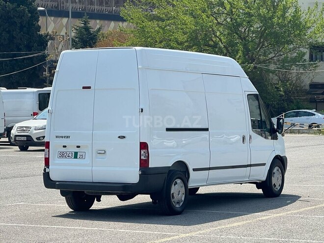 Ford Transit-4
