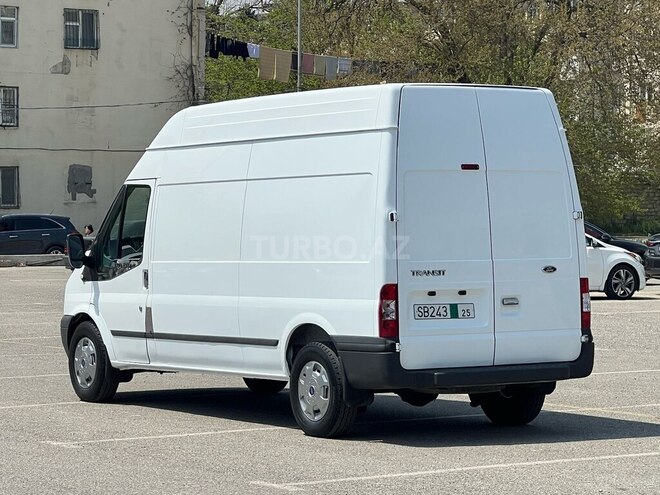 Ford Transit-3