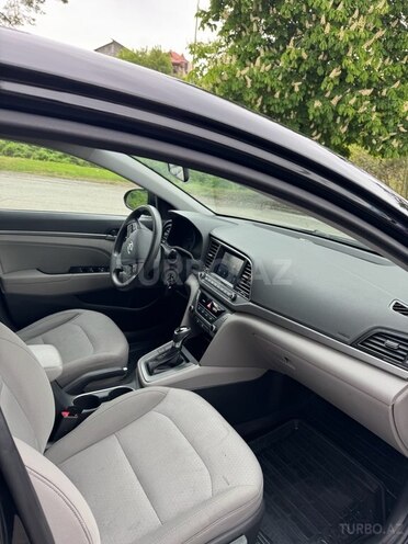 Hyundai Elantra 2018, 138,404 km - 2.0 l - Quba