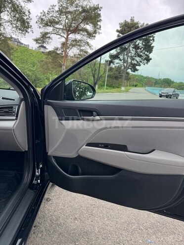 Hyundai Elantra 2018, 138,404 km - 2.0 l - Quba
