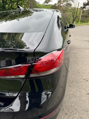 Hyundai Elantra 2018, 138,404 km - 2.0 l - Quba